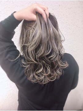 セレスト 下北沢店(CELESTE) BLACK×WHITE