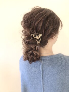 ヘアアンドメイクジップ恵比寿 (Hair＆Make ZIP) ボリュームシニヨン　ヘアセット