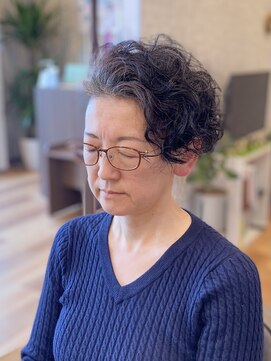 ロトヘアー(Roto hair) 2ブロック×カーリーパーマ×女性スタイル【Rotohair】