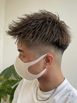 イーラ(era) フェード刈り上げアップバングショート短髪