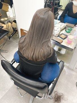 ミラ 新宿(MILA) オリーブグレージュ/グレーベージュ/韓国風レイヤー