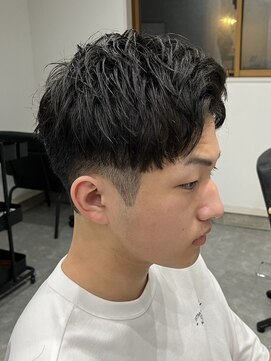 フゥ 宇都宮(FeU) ビジネスショートメンズマッシュツイストパーマツーブロック