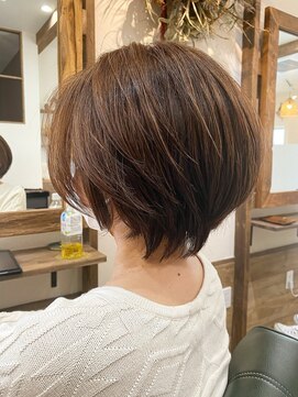 エルア 辻堂(LR.) 大人ハイライト/シークレットハイライト/抜け感ベージュショート