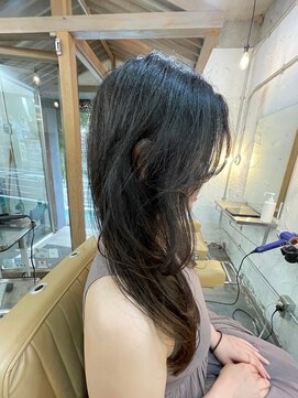 ヴァージ(Verge) レイヤーカット/ウェーブパーマ/前髪/こなれミディ[代官山駅]