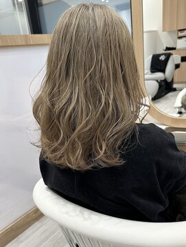 アドラーブル ココロ 新潟(adorable CoCoLo) 10代20代★大人可愛いダブルカラーブリーチミルクティーカラー