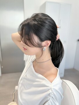 ラクシア(LucxiA) 韓国カット/韓国ヘア/くびれ/レイヤーカット/前髪カット/小顔