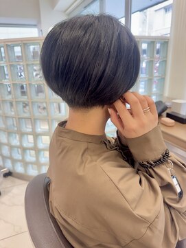 アッシュ 下北沢店(Ash) 黒髪でも大人かわいい刈り上げショートボブ