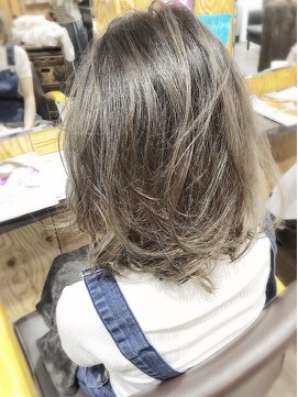 ユートピア(U topia) イルミナカラーで究極の透明感【ユートピア渡邉】