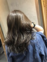 ヘアーシグネチャー(Hair Signature)&nbsp;グレーパールカラーで作る、鉄板グレージュのゆるふわMIXカール