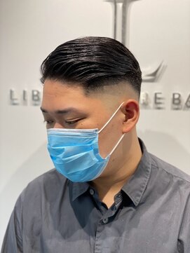 リバティシェアバーバー 銀座(LIBERTY SHARE BARBER) 【縮毛矯正】スキンフェード七三分け/メンテンス/フェードカット