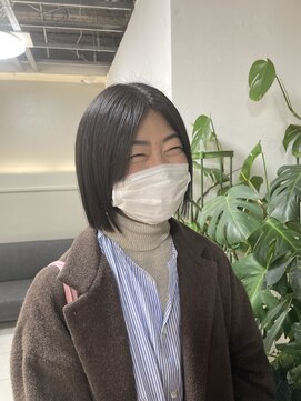 ユーリ(juli) ストレートボブ×ナチュラルブラック