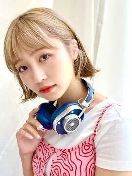 アフロートリノ(AFLOAT Leino) 小顔ヘルシーレイヤースタイル透明感カラー【修】20代30代40代