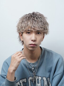 アルファ 新宿(alpha) フェザーパーマ/ブルーブラック/刈り上げセンターパート[新宿]