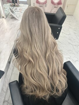 ミニョン(mignon) 韓国/ダブルカラー/ブリーチ/ピンク/学割U24/新越谷/南越谷/草加