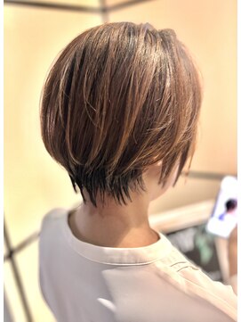 ウィロー(WILLOW) 【WILLOW京橋】大人ショートスタイル♪(森光みやび)