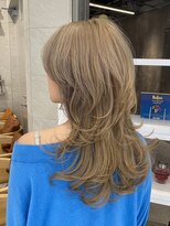 ピークアブー 原宿ハラカド(PEEK-A-BOO)&nbsp;海外風レイヤーロングミディアムハッシュカットミルクティー