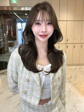 グロー 大宮(GLROW) 顔まわりカット　レイヤーカット　オリーブグレージュ