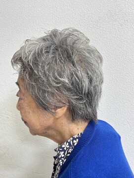 ヘアーアクト(hair act) グレーヘア×ふんわりパーマ