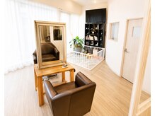ウィービーパセリ atre川越店(WE BE PARSLEY)の雰囲気(お子様が見える位置での施術が可能です☆お気軽にお問い合わせを)