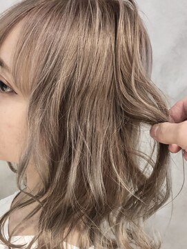 リルア 博多(LIRUA) ミルクティーカラー