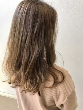 モルニ(MORNI) シルキーベージュ_マロンベージュ Aラインボブ かきあげ