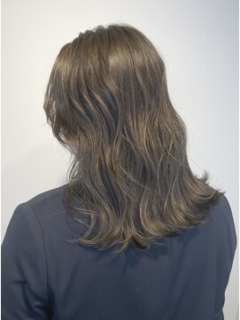 アンサム リリー(UNSOME Lille) グレージュ/切りっぱなし