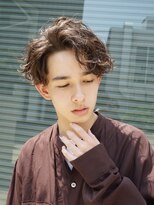 フィフス 渋谷(fifth)&nbsp;センターパート波巻きスパイラルパーマツイストスパイラルパーマ