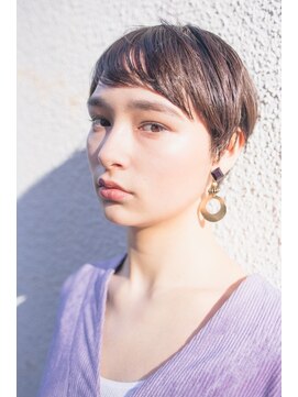 ピズム(PISM) ミニマムフレンチ小顔カット/グレージュカラー/斜めバング