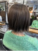 オリーブベージュ