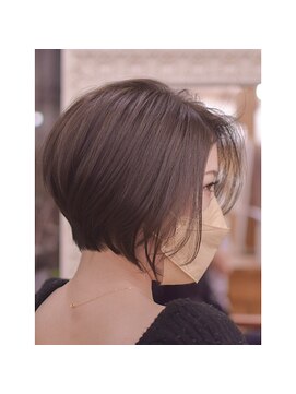 ダラ(DARA) きれいめハンサムショート×小顔カット