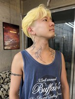 イェン(Yen.)&nbsp;センターパート　メンズハイトーン　抜きっぱなしブロンド