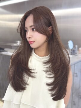 マウルルナ(MAEUL luna) センター分け前髪 レイヤーカット【MAEUL luna 桔川】