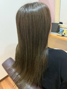 サロンド ユー 佐賀店 プレミアムグレーカラーがなりたい色味を叶える♪