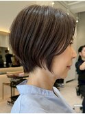 表参道白髪ぼかしハイライトウルフショートヘアグレージュ40代