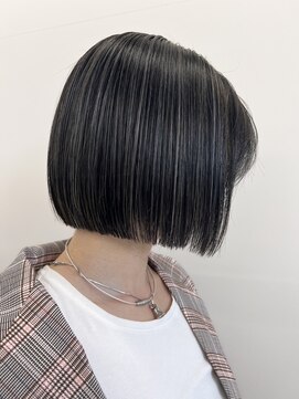 エレノア 藤沢(Eleanor) 【黒髪ハイライト】自然な立体感×抜け感