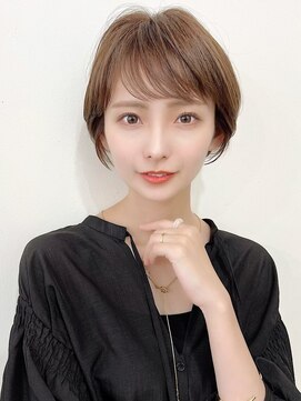 ガーディナ(Gardina) ベージュカラー 顔周りカット ショートボブ 30代 艶髪 透明感