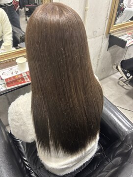 黒髪クラゲヘアーオリーブグレー小顔ココアベージュ
