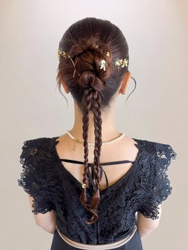 ヌー 栄(nuu) 【Orie】アップスタイル 金箔ヘア タイトアレンジ