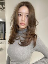 トイ(TOI)&nbsp;バタフライレイヤーカット/ヘーゼルベージュ