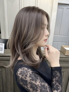 アデル 青山(Adele) 白髪ぼかし×透明感ハイライトカラー