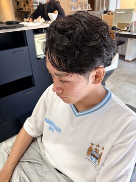 フリーゼアコマキ(FRISEUR) 毛流れセンターパート