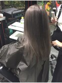 アッシュグレー