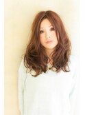 トリートメントボルドーベージュカラーのワンレンセンターパート