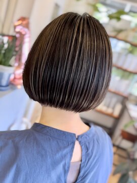 コノアラボ 守谷店(Conoah labo) 白髪ぼかし/ハイライト/デザインカラー/切りっぱなしボブ