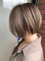 コエバイロゼオ(coe by Roseo)&nbsp;ショートボブ×ブリーチなし白髪コントロールデザインカラー