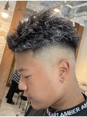 ホワイトメッシュ×スキンフェードパーマ