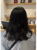 大きめカールのウェーブパーマ