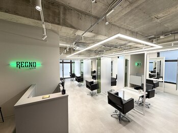 MEN'S SALON REGNO by GLANZ 天神大名店 MEN'Sブリーチ&パーマ【メンズサロンレグノ】