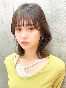 ヴェイン 渋谷(vain) ツヤベージュカラー×くびれ巻きミディアム