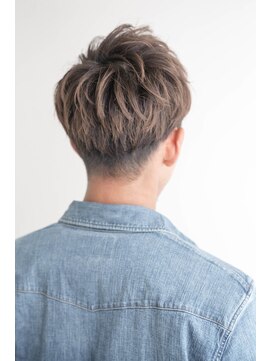 エスドットブルーム(S.BROOM) 【S.BROOM　なんば】ツーブロック束感ショート